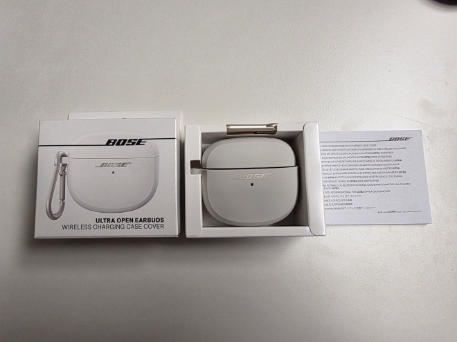 보스 무선충전 케이스 언박싱 모습
